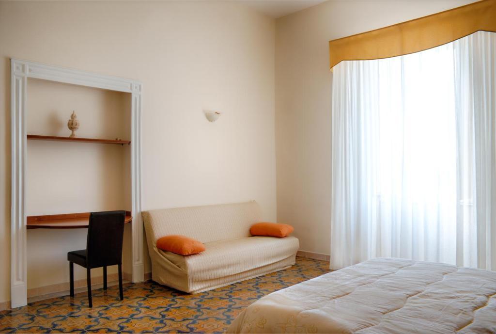 Bed And Breakfast Sommavesuvio Pollena Trocchia Room photo