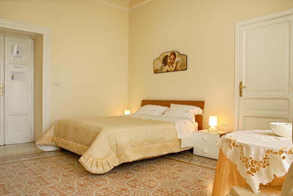 Bed And Breakfast Sommavesuvio Pollena Trocchia Room photo